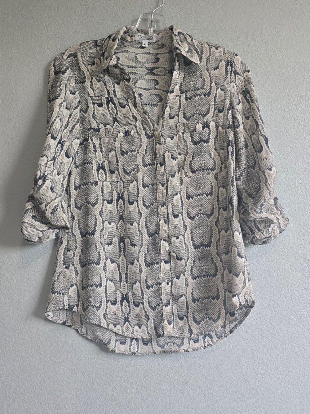 Express Portofino Shirt Snake Skin Pattern Button down blouse Gray Beige size XS